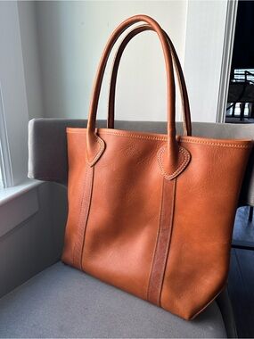Forest bound LEATHER PASSENGER TOTE IN BROWN